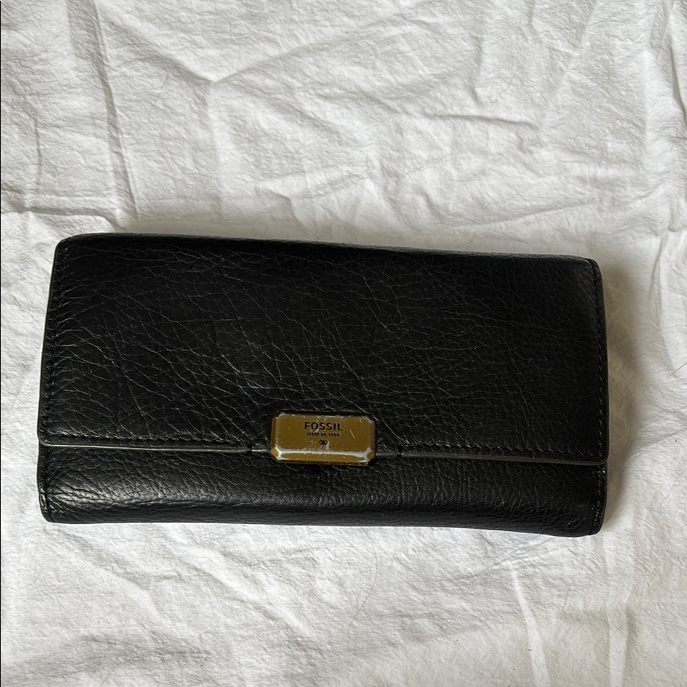 SOLD ‼️‼️Fossil Black Women's Wallet- sold